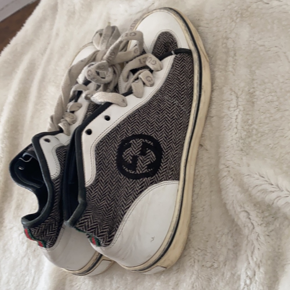 Used a few times authentic gucci shoes size 36 1/2
